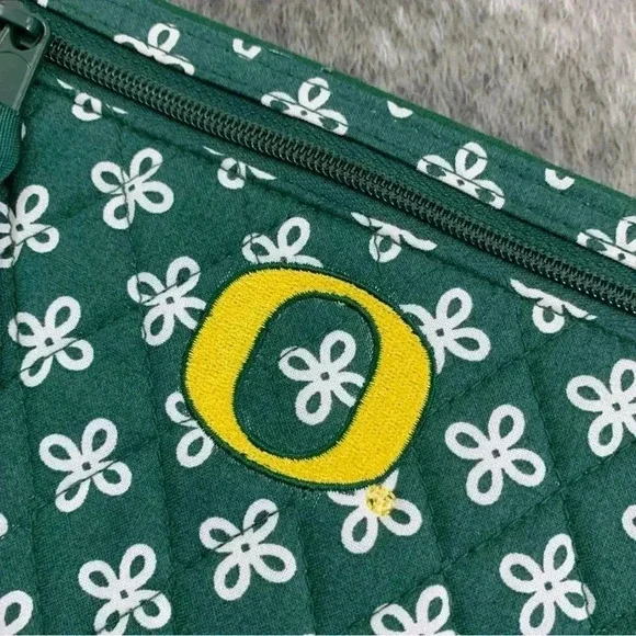 Vera Bradley Oregon Ducks Wristlet - Picture 4 of 13